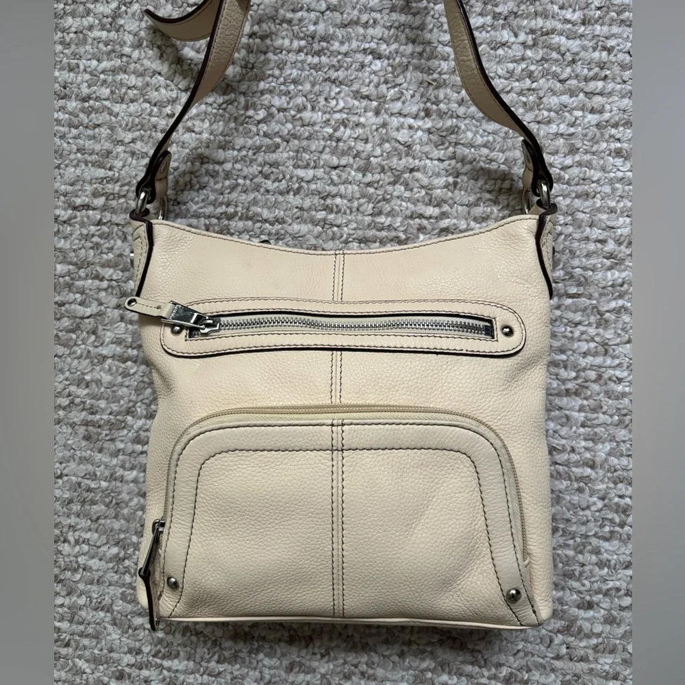 Tignanello Cream Leather Shoulder Bag - Picture 4 of 16